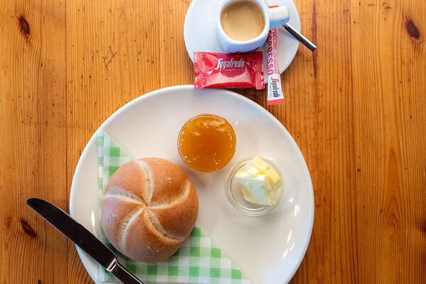 Small breakfast at the Gasselhöh Hut